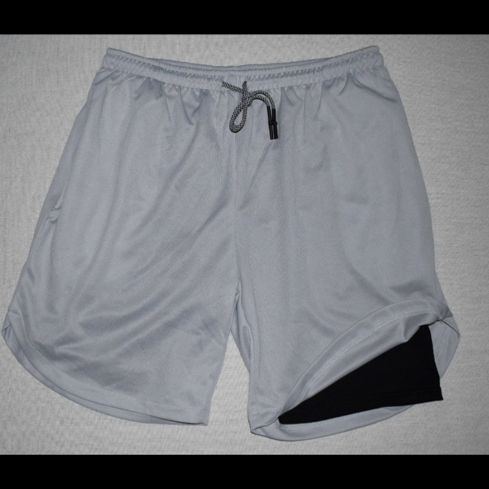 Short with compression liner